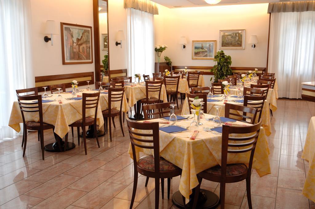 Hotel Crocenzi سان مارينو المظهر الخارجي الصورة