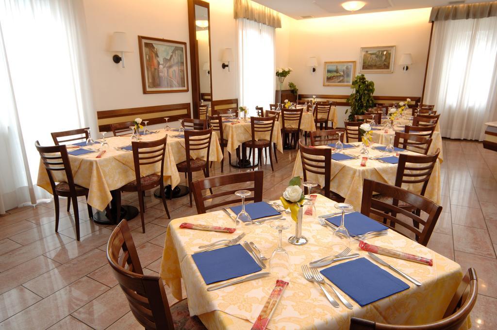 Hotel Crocenzi سان مارينو المظهر الخارجي الصورة