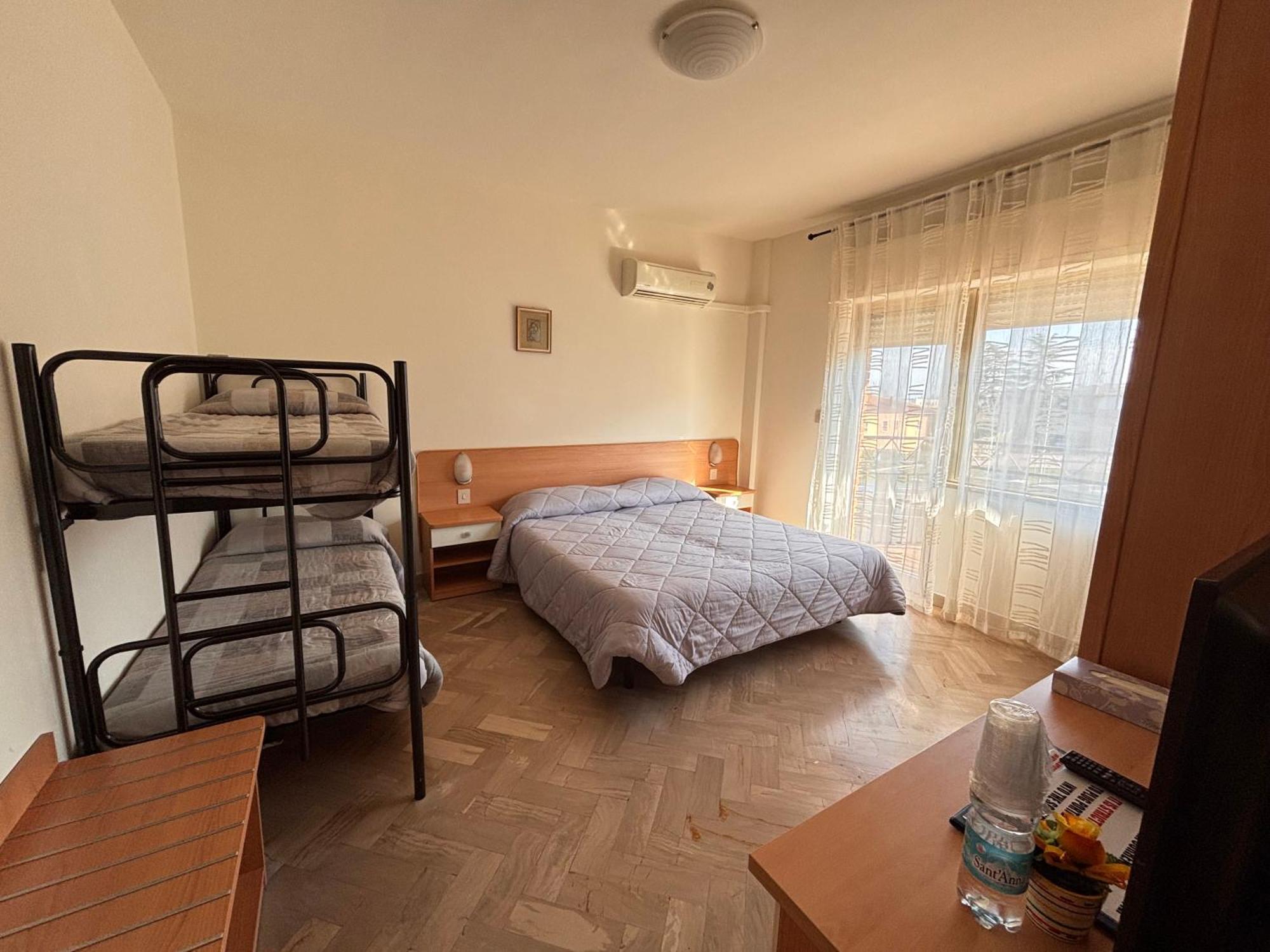 Hotel Crocenzi سان مارينو المظهر الخارجي الصورة